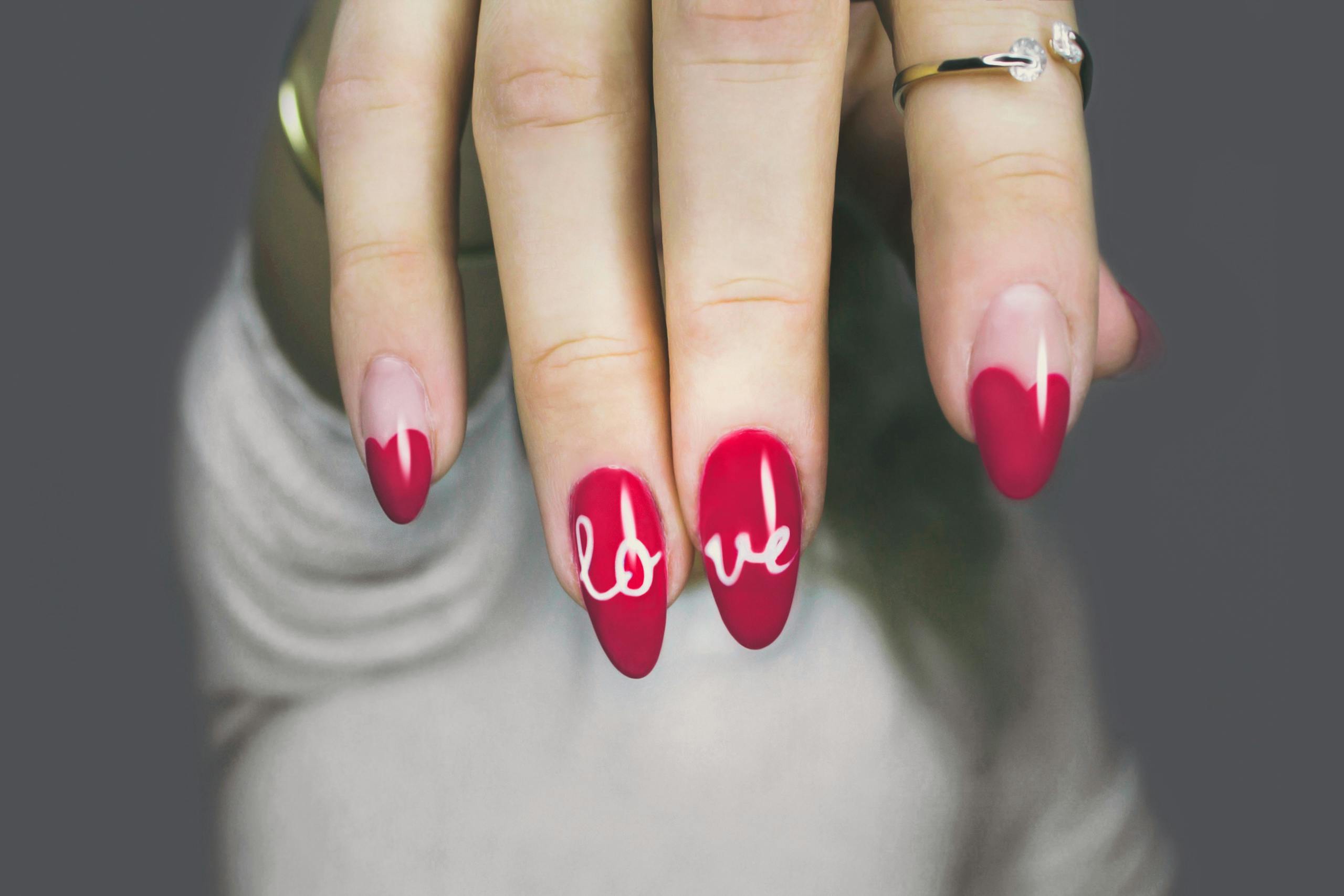 Red Maple Nails Shine in 2025